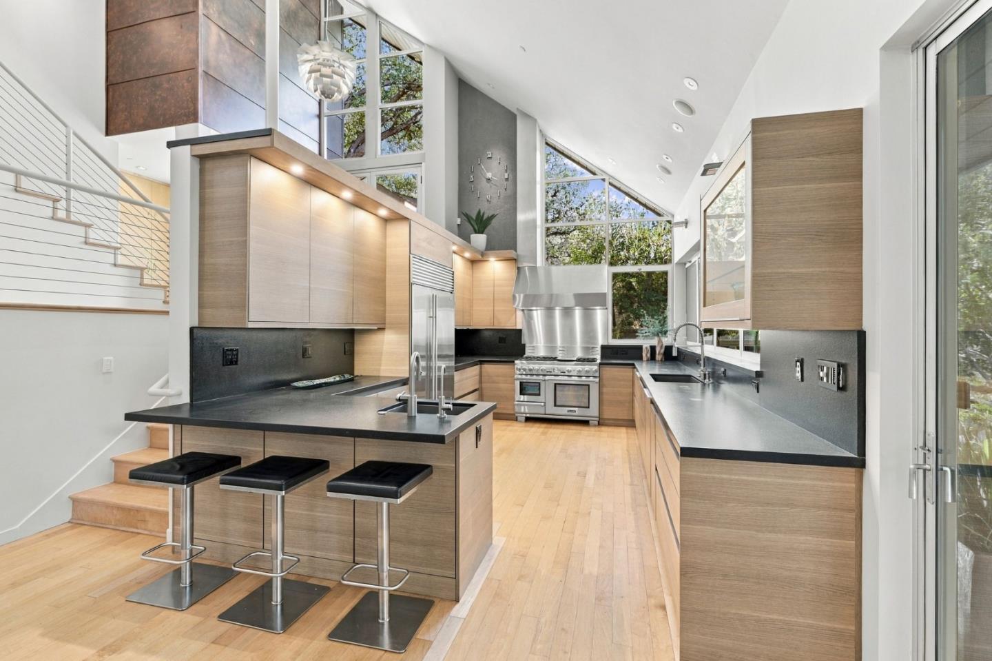 217 Mistletoe Road Los Gatos, CA 95032 - Photo 13 of 126 Gallery Image 13