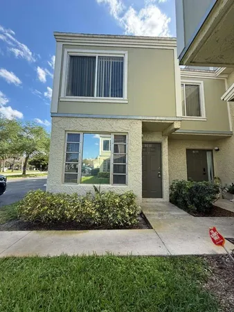 $2,400 | 8031 Lagos De Campo Boulevard, Unit L3, Tamarac, FL 33321