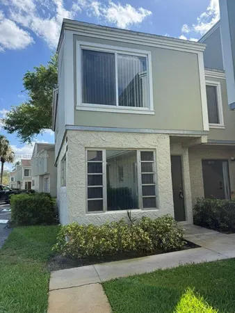 $2,400 | 8031 Lagos De Campo Boulevard, Unit L3, Tamarac, FL 33321