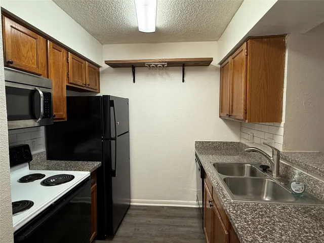 $99,850 | 2120 El Paseo Street, Unit 2406, Houston, TX 77054