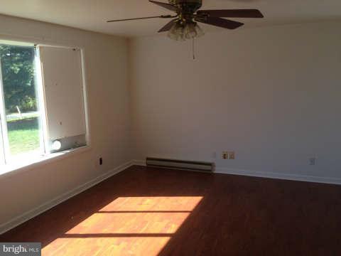 3310 Sumantown Road Middletown, MD 21769 - Photo 6 of 6 Living Room