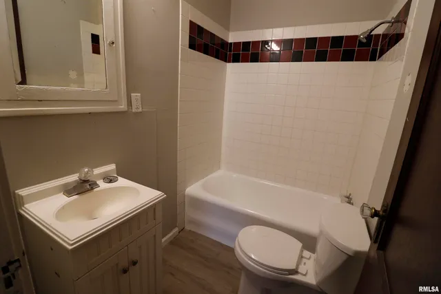 $145,000 | 1530-1532 West Barker Avenue, Peoria, IL 61606