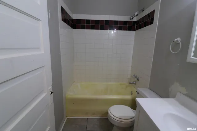 $145,000 | 1530-1532 West Barker Avenue, Peoria, IL 61606