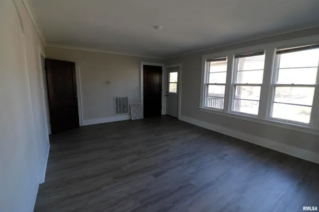 $145,000 | 1530-1532 West Barker Avenue, Peoria, IL 61606