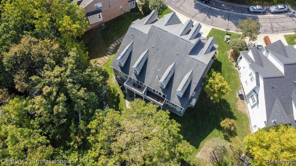 767 East Bluff Court Rochester Hills, MI 48306 - Photo 13 of 52