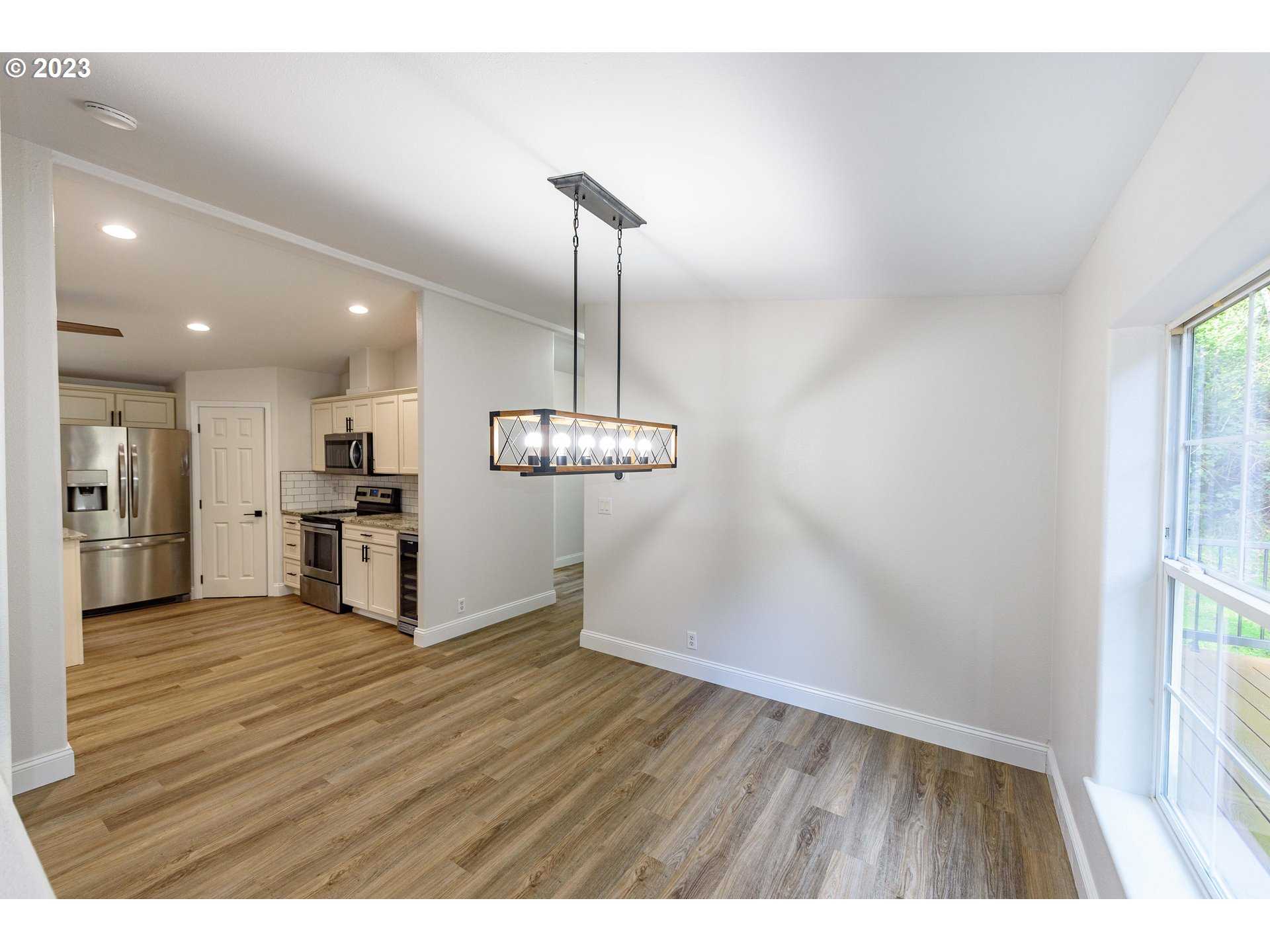 63573 Andrews Road Coos Bay, OR 97420 - Photo 5 of 47 Gallery Image 5