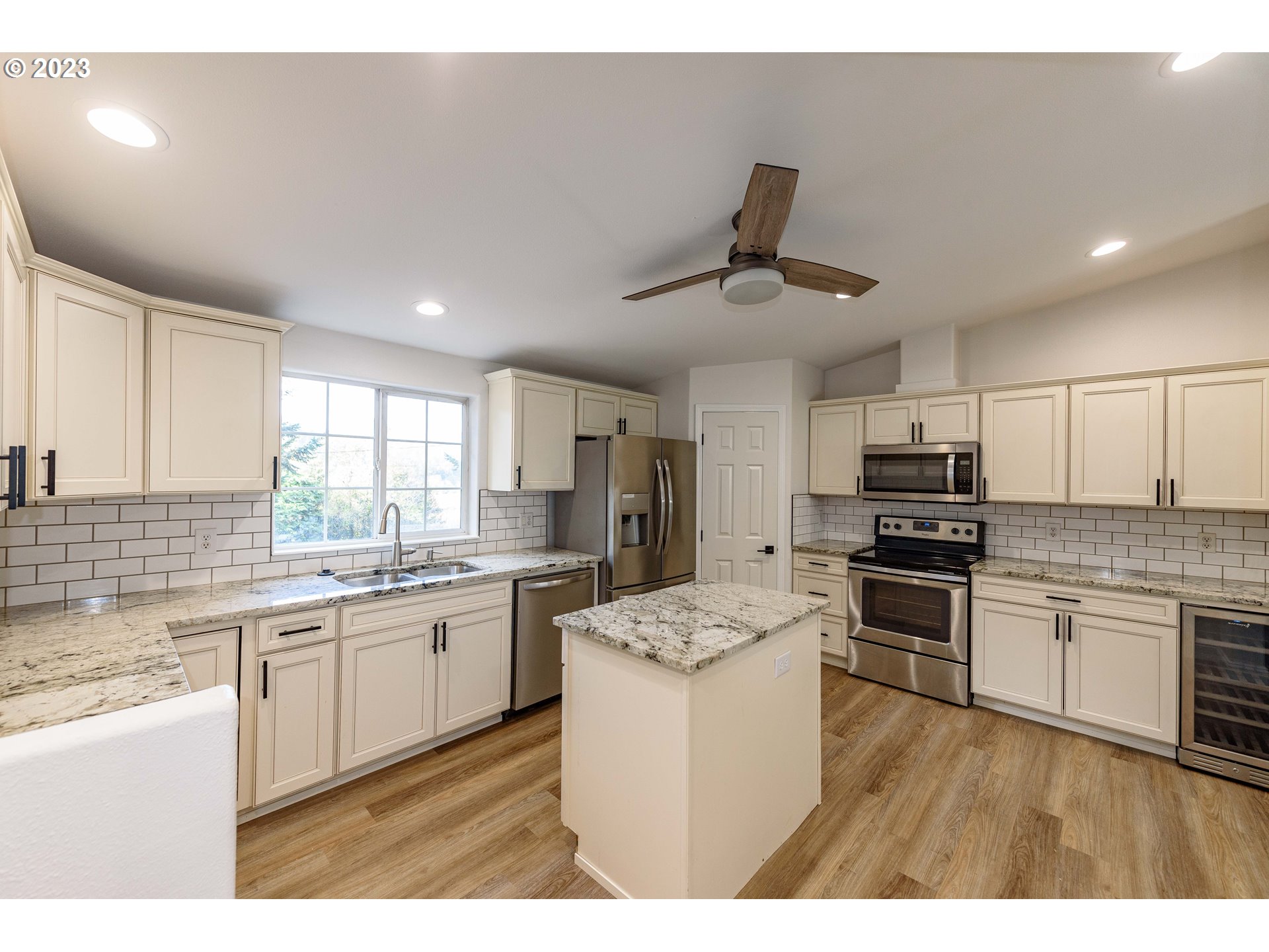63573 Andrews Road Coos Bay, OR 97420 - Photo 7 of 47 Gallery Image 7