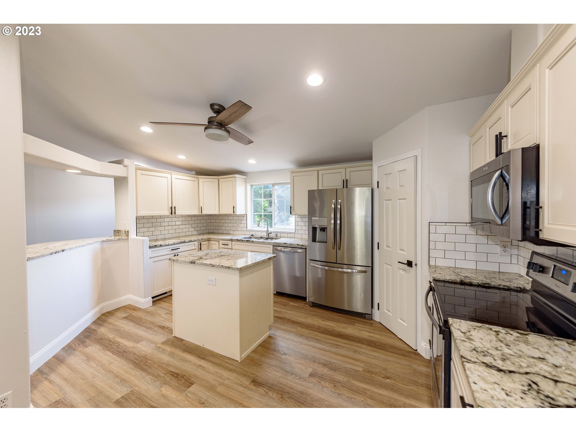 63573 Andrews Road Coos Bay, OR 97420 - Photo 8 of 47 Gallery Image 8