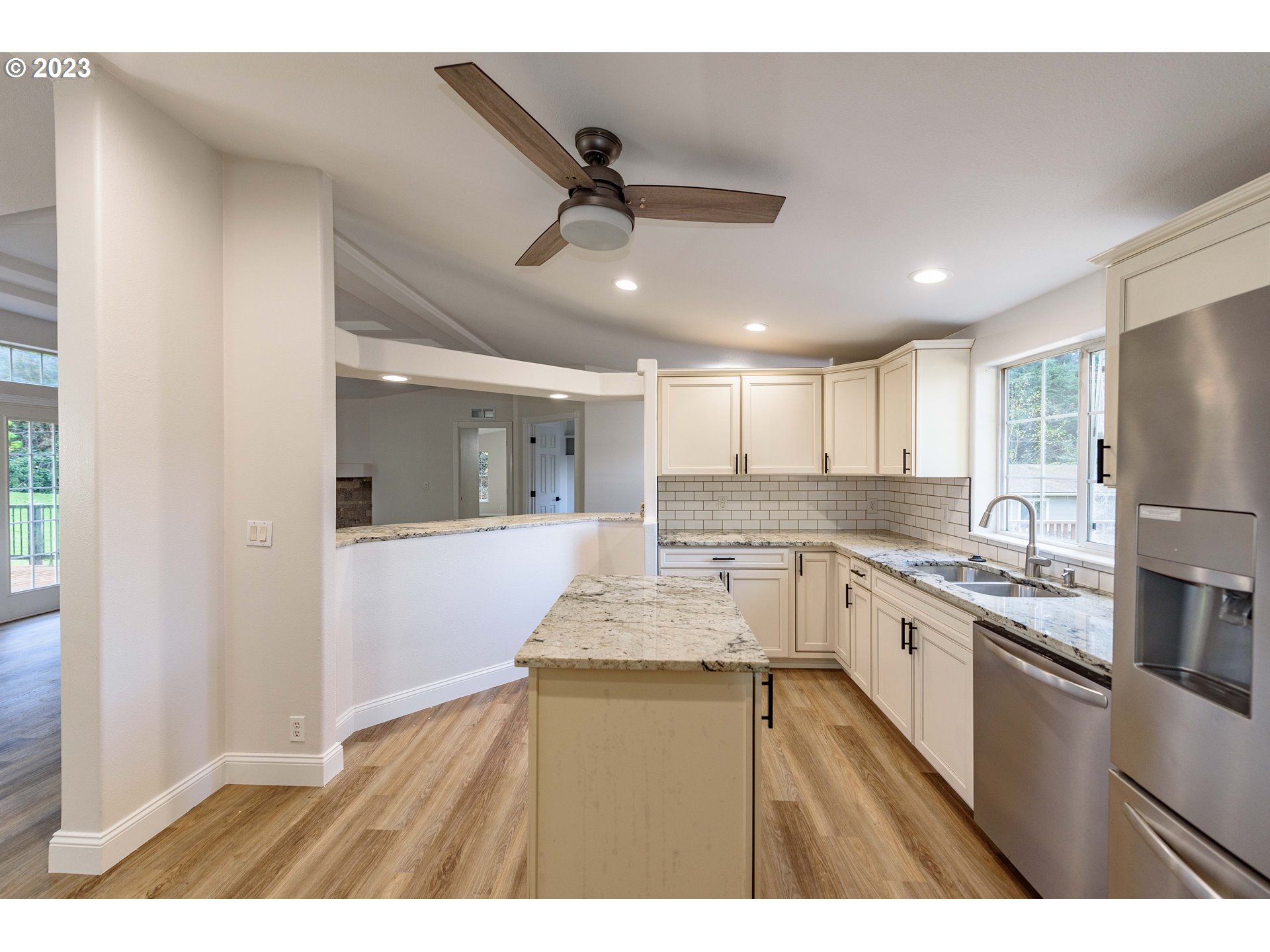 63573 Andrews Road Coos Bay, OR 97420 - Photo 9 of 47 Gallery Image 9