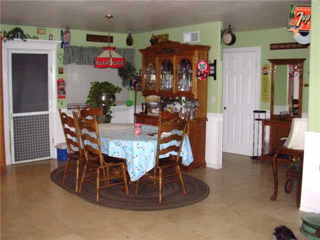 9416 Lake Canyon Road Santee, CA 92071 - Photo 5 of 15 Open dining area adjacent to kitchen and family room.