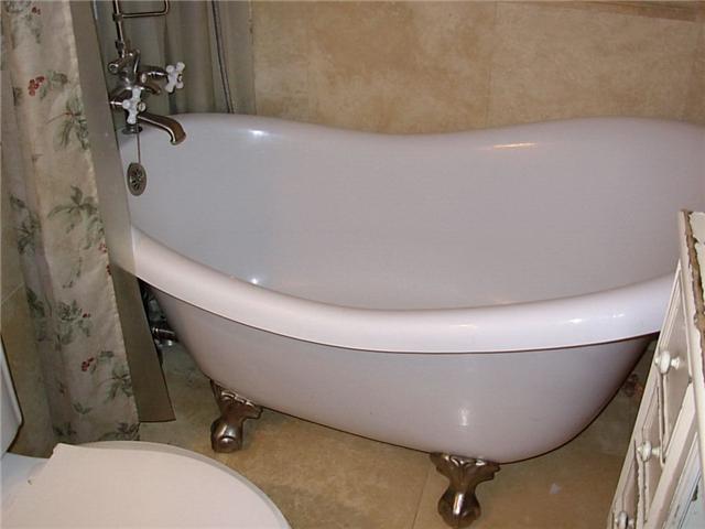 9416 Lake Canyon Road Santee, CA 92071 - Photo 6 of 15 Hall bathroom with claw foot tub.