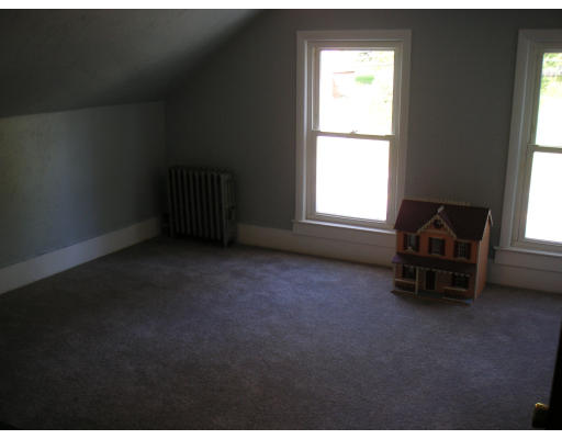 228 Providence Road Grafton, MA 01560 - Photo 10 of 12 Gallery Image 10