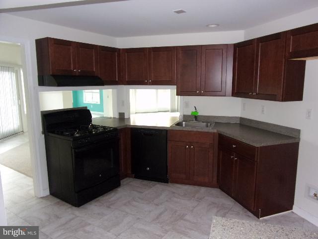 5220 David Greene Road Cambridge, MD 21613 - Photo 6 of 19 Kitchen