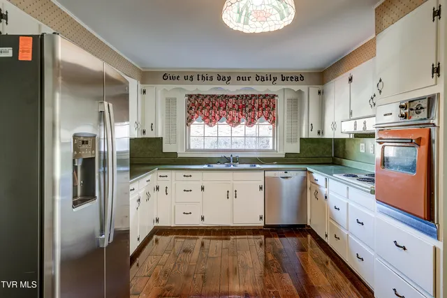 $2,000 | 1208 North Main Avenue, Erwin, TN 37650