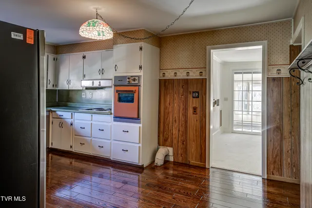 $2,000 | 1208 North Main Avenue, Erwin, TN 37650