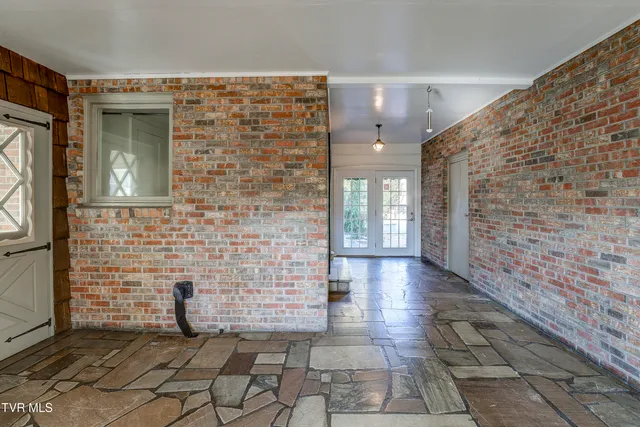 $2,000 | 1208 North Main Avenue, Erwin, TN 37650