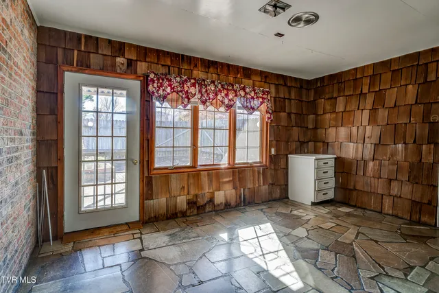 $2,000 | 1208 North Main Avenue, Erwin, TN 37650