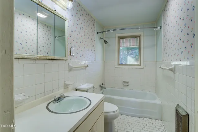 $2,000 | 1208 North Main Avenue, Erwin, TN 37650