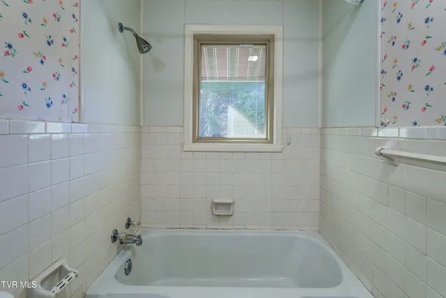 $2,000 | 1208 North Main Avenue, Erwin, TN 37650