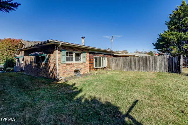 $2,000 | 1208 North Main Avenue, Erwin, TN 37650