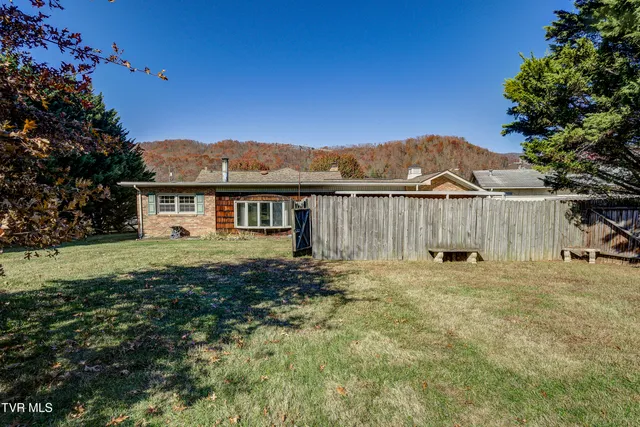 $2,000 | 1208 North Main Avenue, Erwin, TN 37650