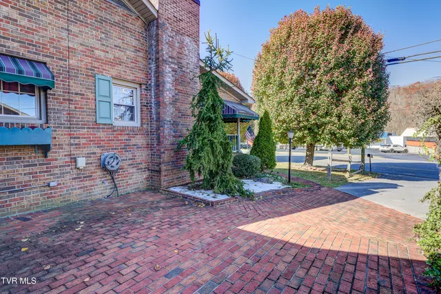 $2,000 | 1208 North Main Avenue, Erwin, TN 37650