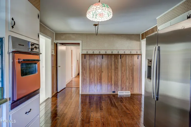 $2,000 | 1208 North Main Avenue, Erwin, TN 37650