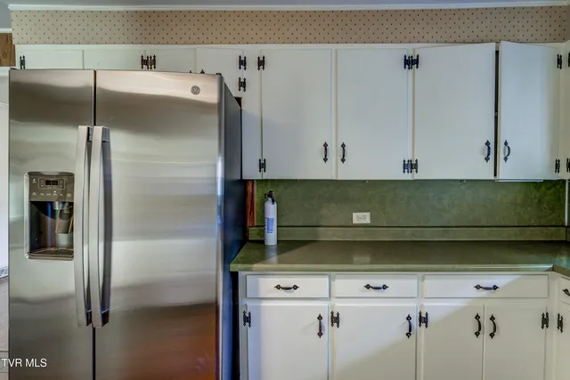 $2,000 | 1208 North Main Avenue, Erwin, TN 37650