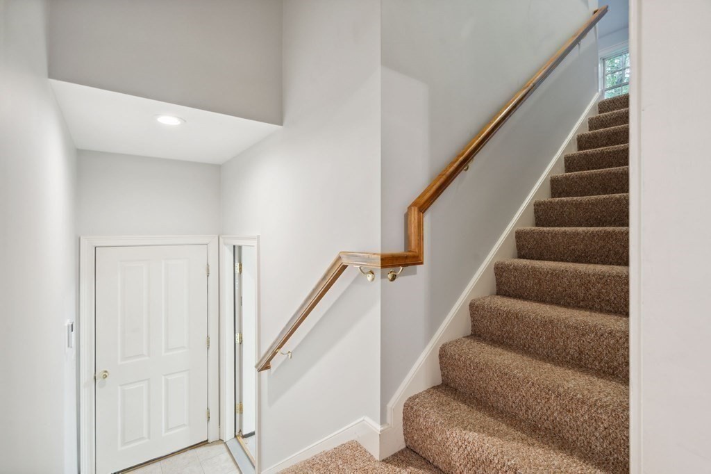 38 Pheasant Lane Manchester, NH 03109 - Photo 34 of 42 a view of entryway