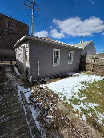 $2,800 | 10548 South Ave J, Chicago, IL 60617