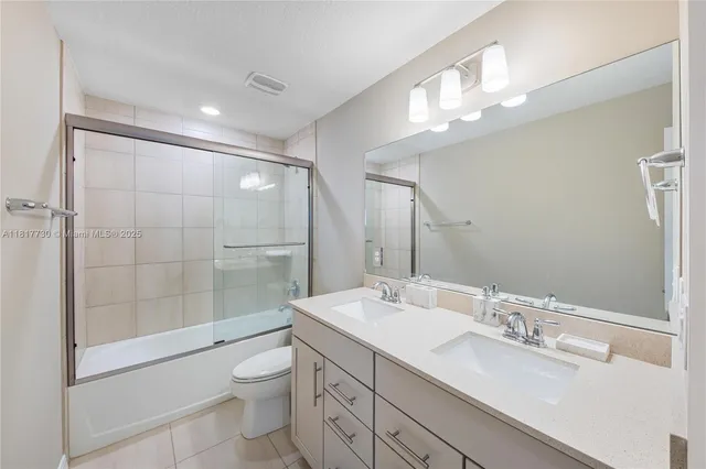 $915,000 | 8160 Northwest 78th Street, Fort Lauderdale, FL 33321