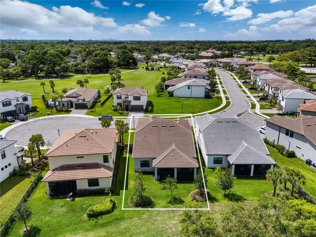 $915,000 | 8160 Northwest 78th Street, Fort Lauderdale, FL 33321