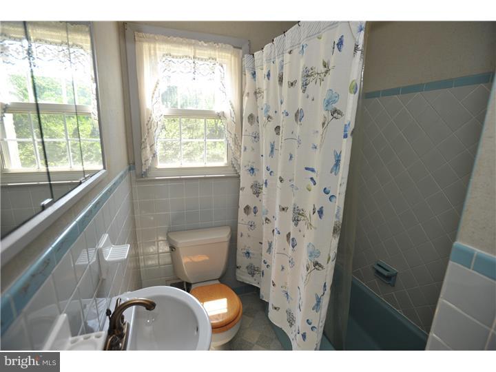 3028 Flint Hill Road Hellertown, PA 18055 - Photo 7 of 17 Bathroom