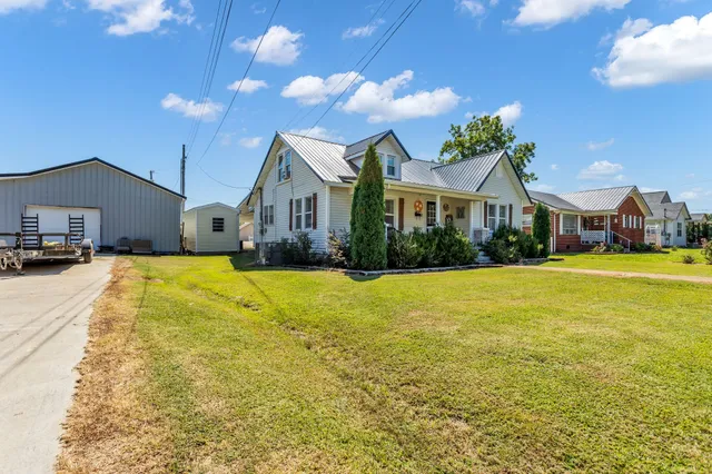 $273,000 | 15 South Oak Street, Hohenwald, TN 38462
