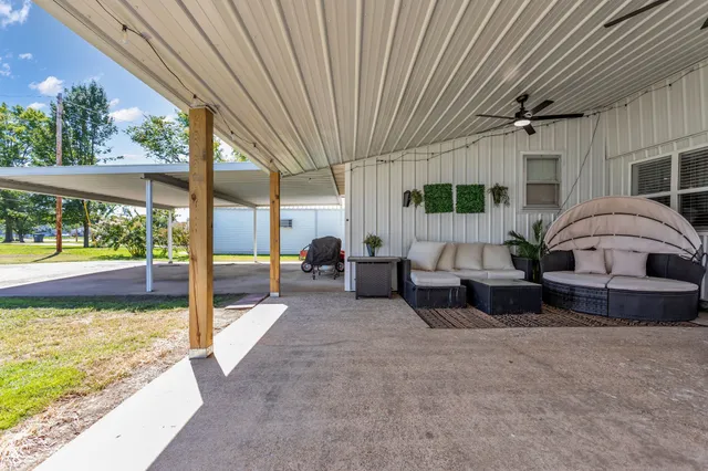 $273,000 | 15 South Oak Street, Hohenwald, TN 38462