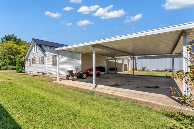 $273,000 | 15 South Oak Street, Hohenwald, TN 38462