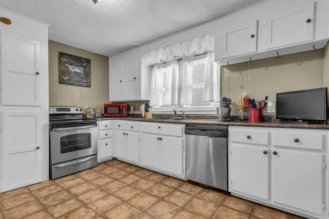 $273,000 | 15 South Oak Street, Hohenwald, TN 38462