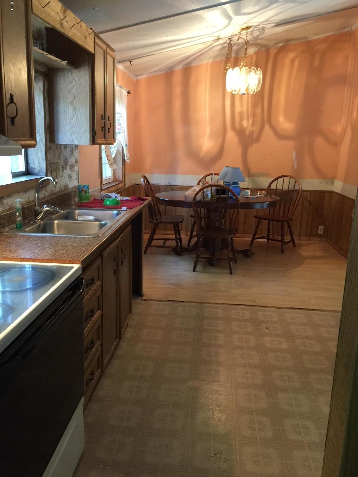 6310 Us-101 Otis, OR 97368 - Photo 20 of 30 Kitchen