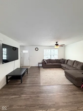 $2,100 | 343 Traditions Pass, Greenwood, IN 46143