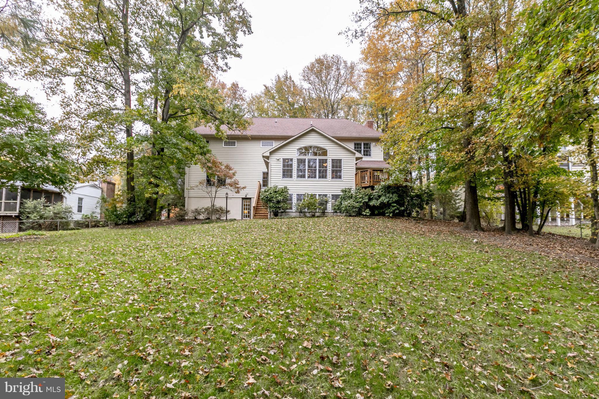 8734 Center Road Springfield, VA 22152 - Photo 4 of 40 Beautiful Parklike Fully Fenced Backyard