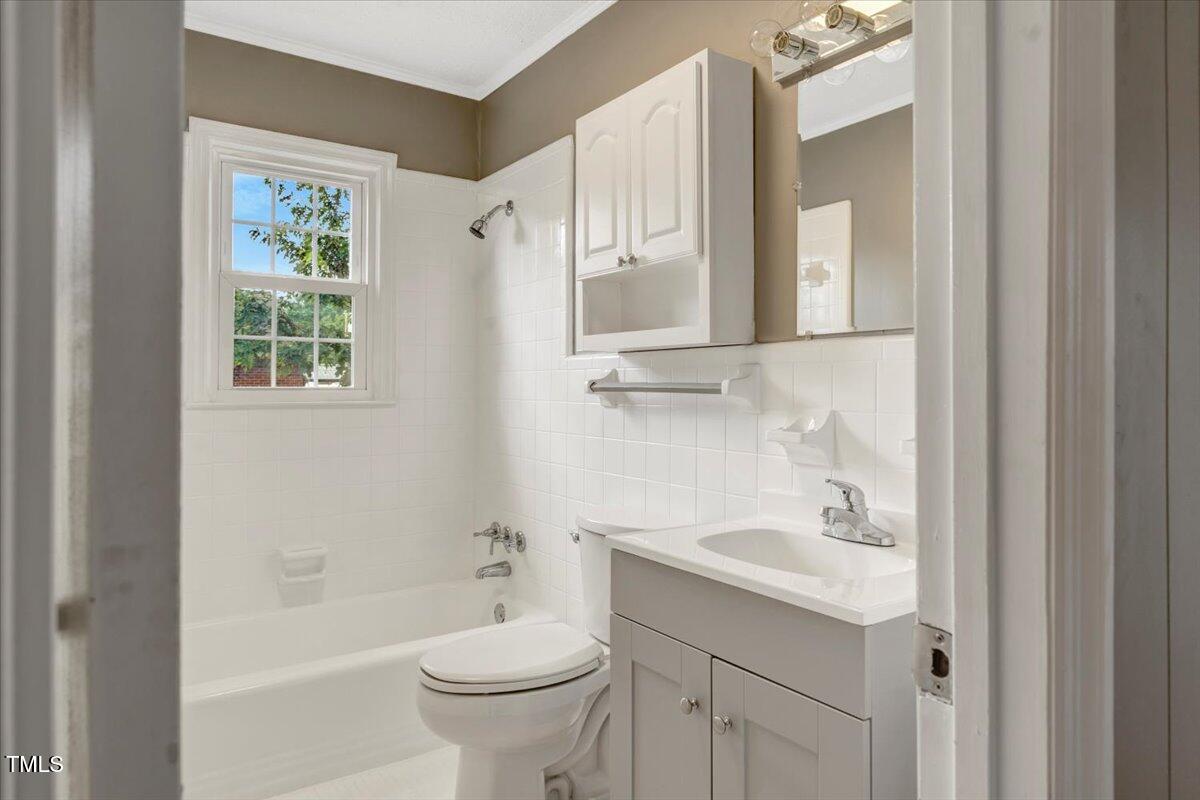 712 East 13th Street Roanoke Rapids, NC 27870 - Photo 24 of 46 a bathroom with a sink toilet and shower