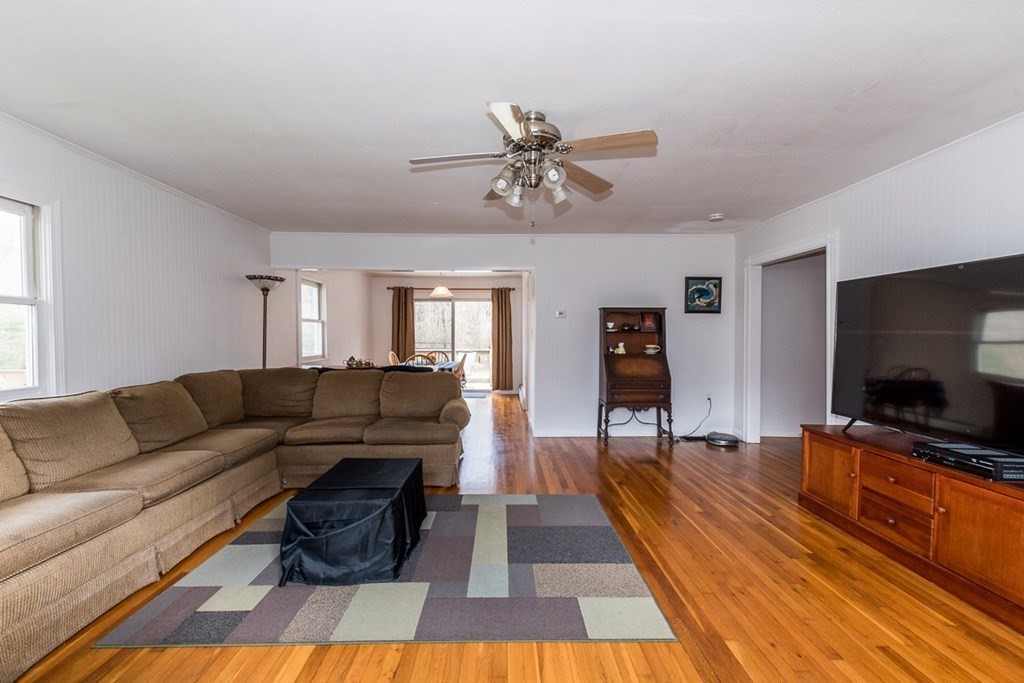 43 Hough Road Sutton, MA 01590 - Photo 5 of 20 Gallery Image 5