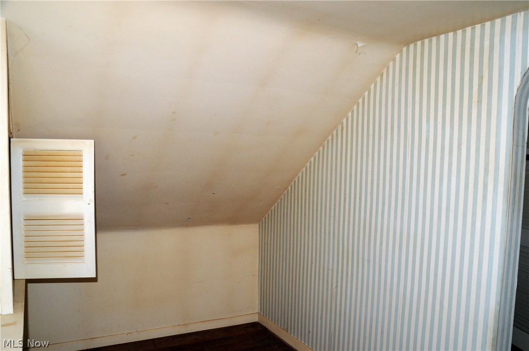 10501 Stone Road Cleveland, OH 44125 - Photo 25 of 35