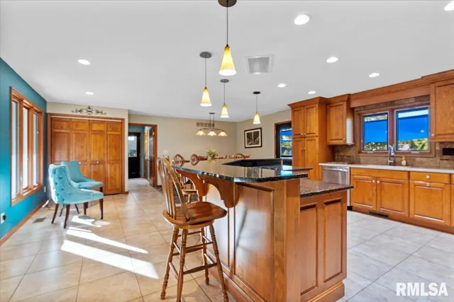 $680,000 | 11520 Wayside Meadows Road, Glenarm, IL 62536