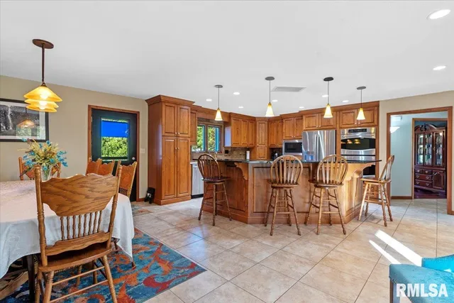 $680,000 | 11520 Wayside Meadows Road, Glenarm, IL 62536