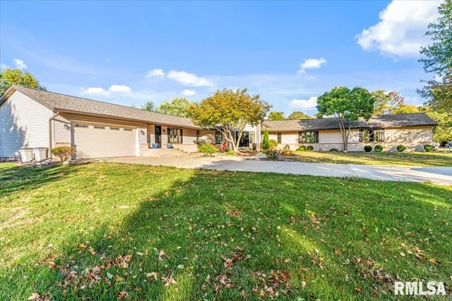 $680,000 | 11520 Wayside Meadows Road, Glenarm, IL 62536