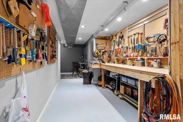 $680,000 | 11520 Wayside Meadows Road, Glenarm, IL 62536