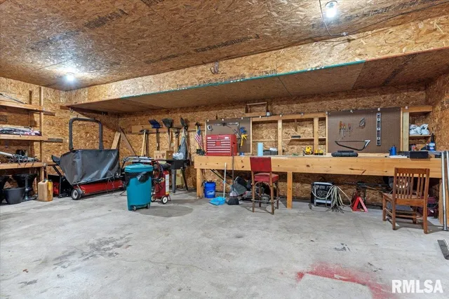 $680,000 | 11520 Wayside Meadows Road, Glenarm, IL 62536