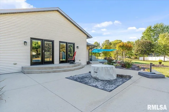 $680,000 | 11520 Wayside Meadows Road, Glenarm, IL 62536