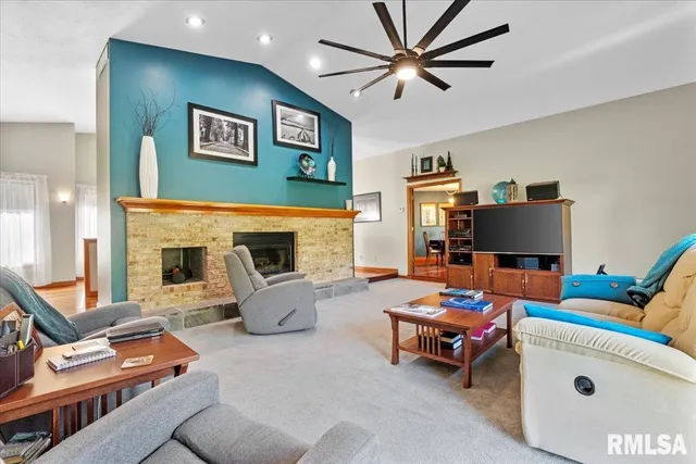 $680,000 | 11520 Wayside Meadows Road, Glenarm, IL 62536